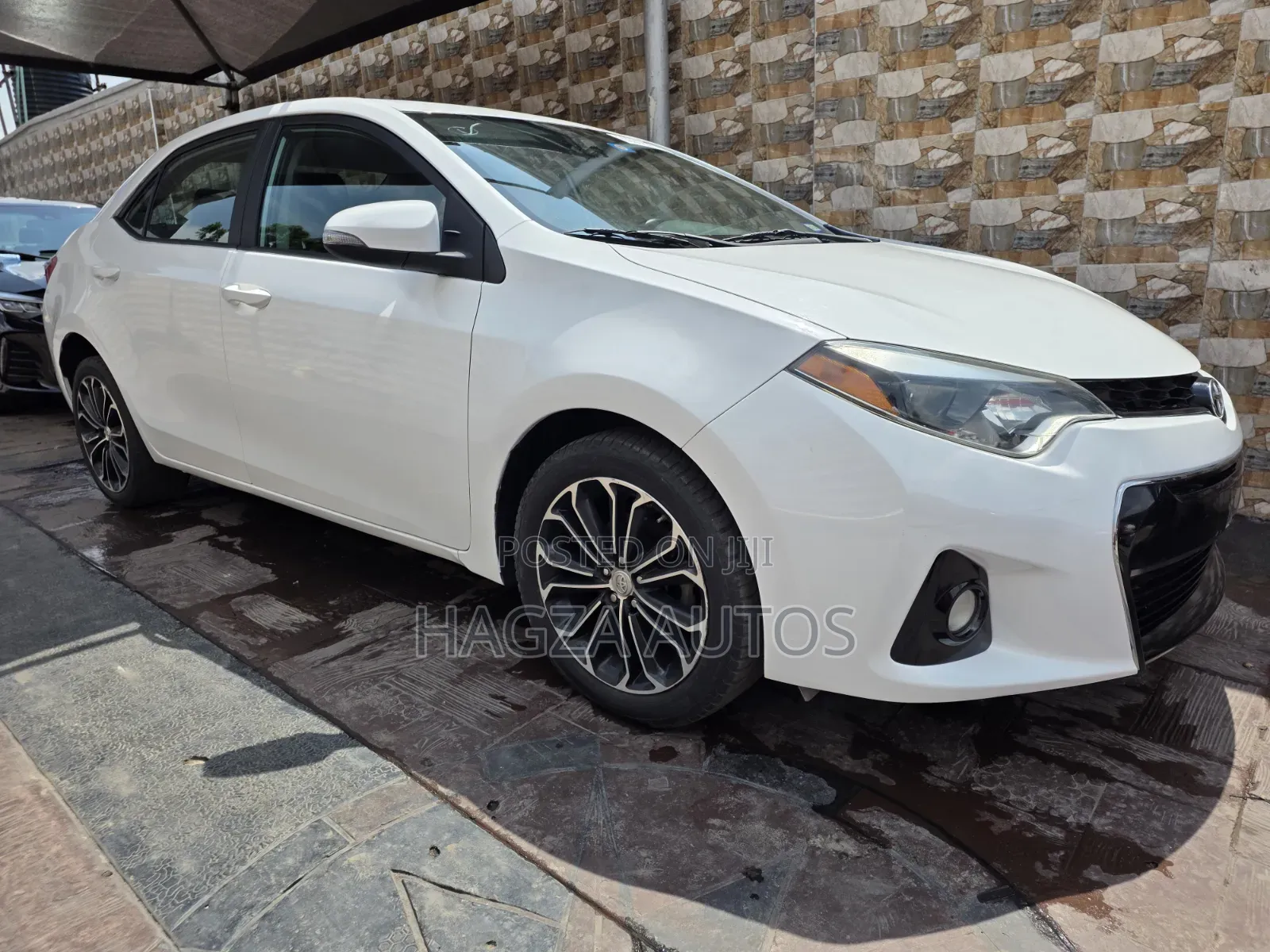 Toyota Corolla S Plus 4dr Sedan (1.8L 4cyl CVT) 2015 White