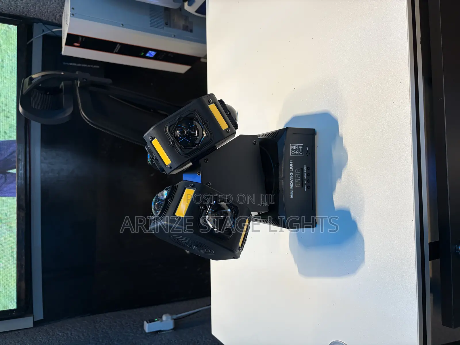 Double Arms With Yellow Strob