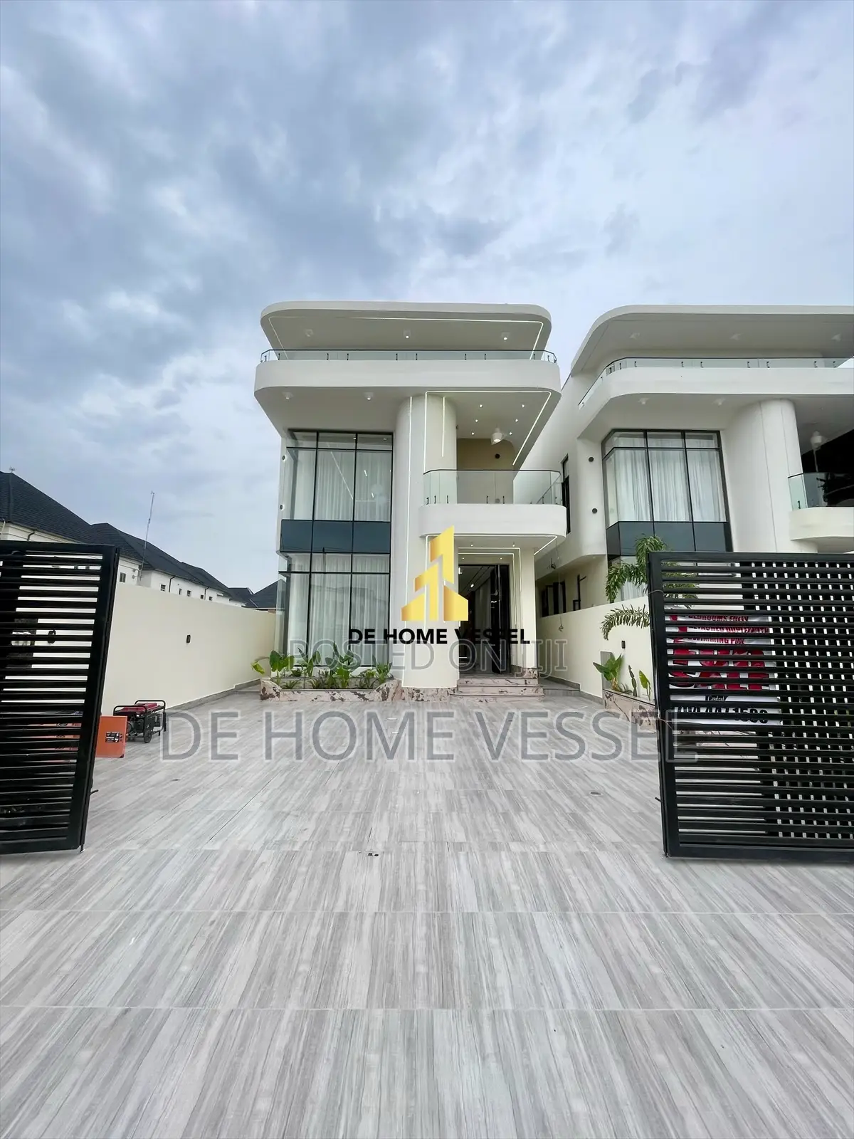 5bdrm Duplex in Lekki for sale