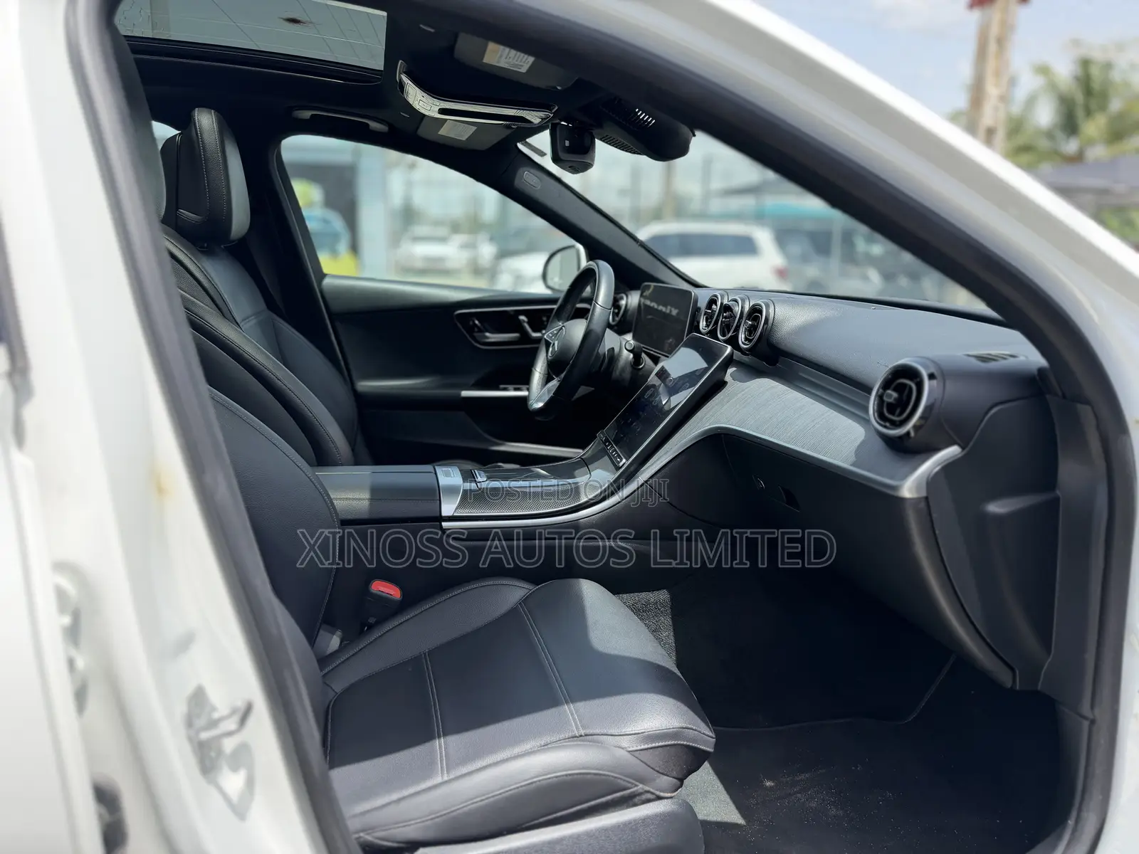 Mercedes-Benz C300 2024 White