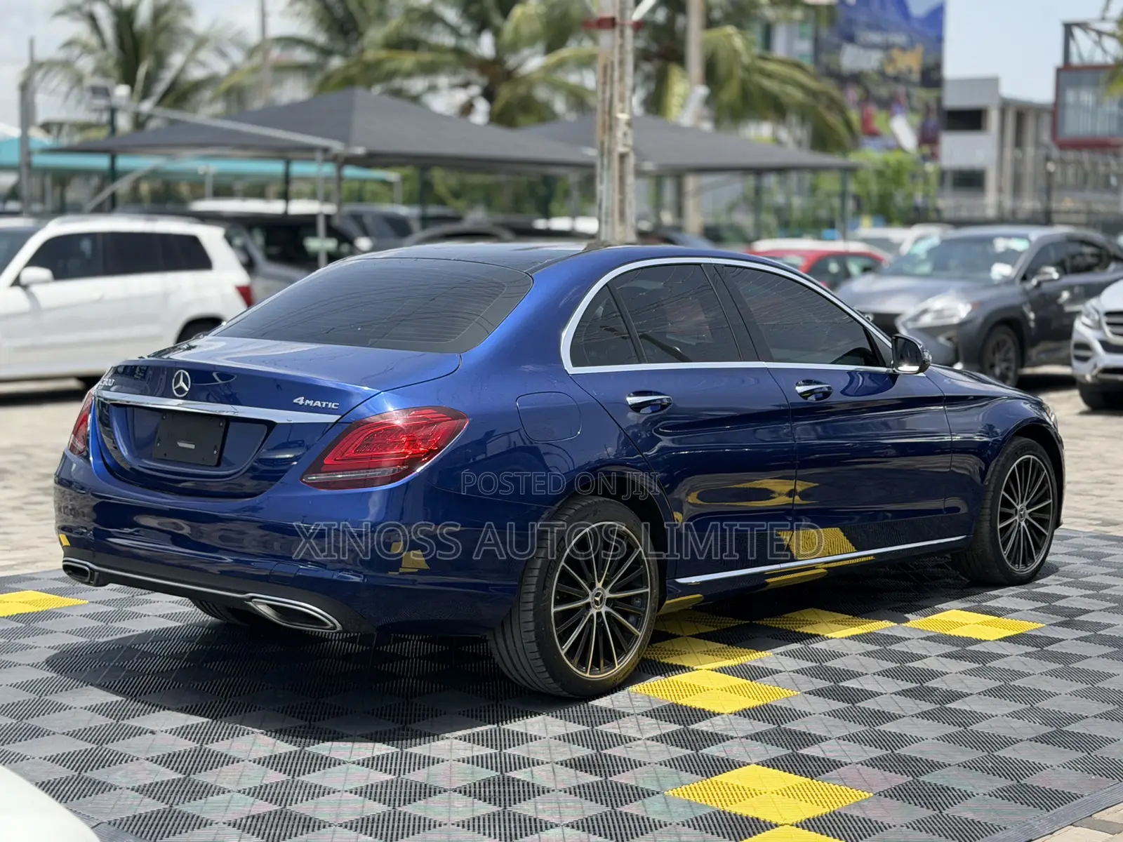 Mercedes-Benz C300 2020 Blue