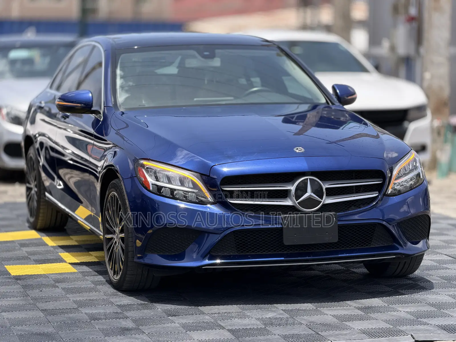Mercedes-Benz C300 2020 Blue