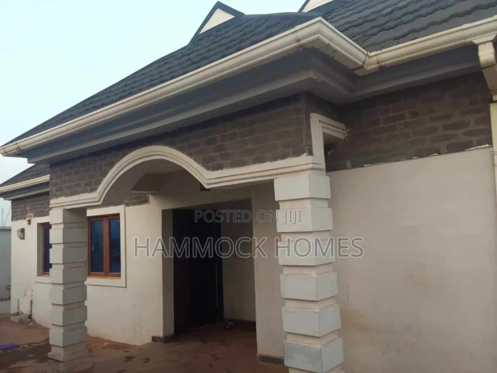 3bdrm Bungalow in Okebadan Estate, Akobo for sale