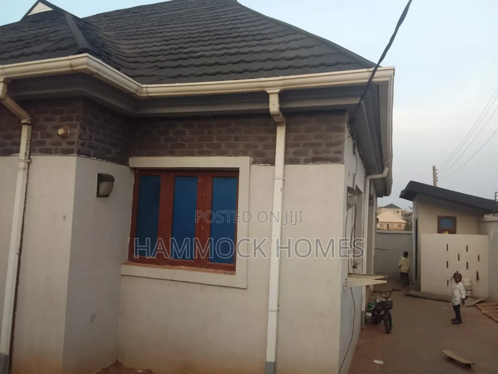 3bdrm Bungalow in Okebadan Estate, Akobo for sale