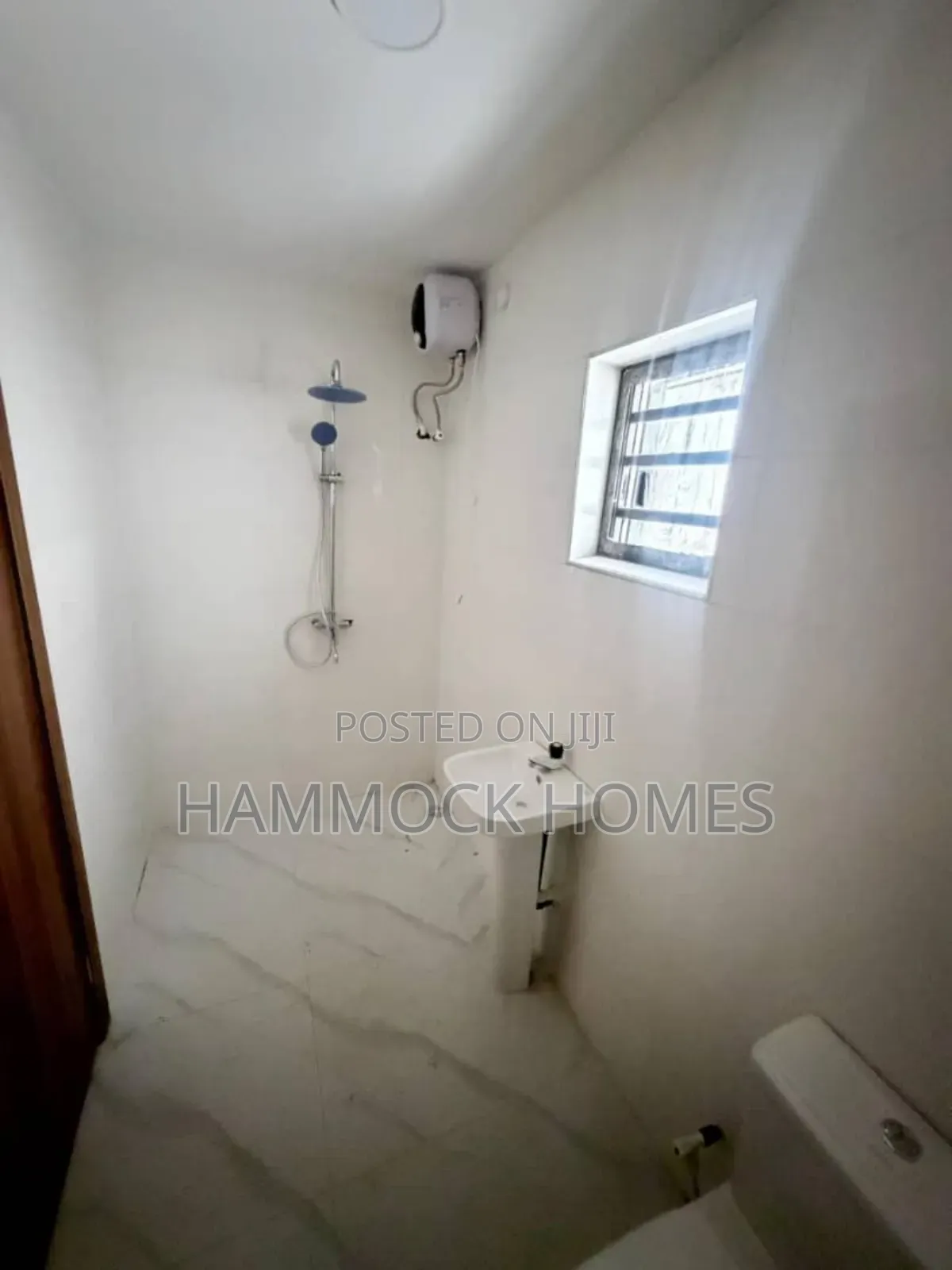 4bdrm Duplex in Onikoko Close, Agodi for sale
