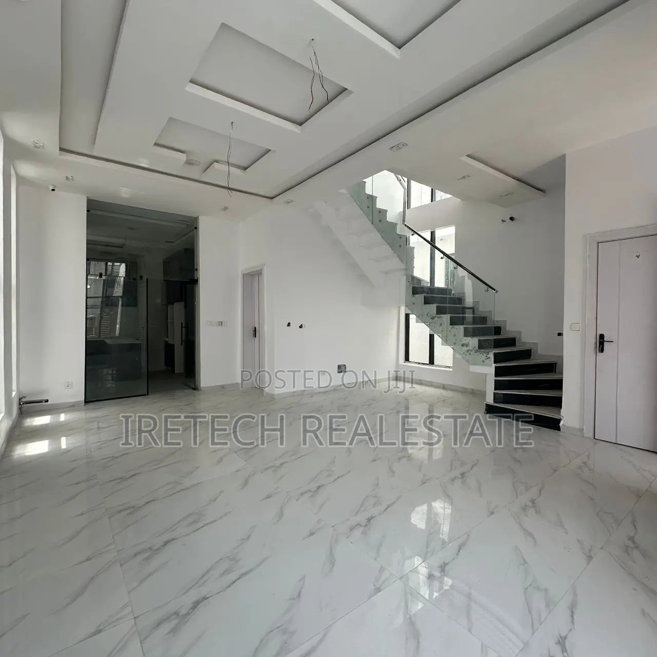 4bdrm Duplex in Gated Estate Chevron for sale