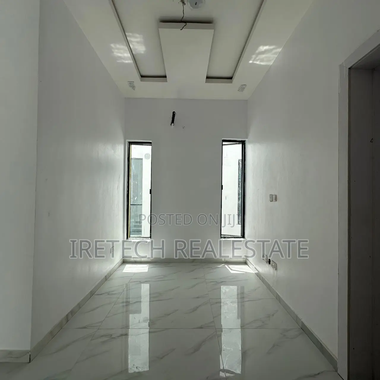 4bdrm Duplex in Gated Estate Chevron for sale