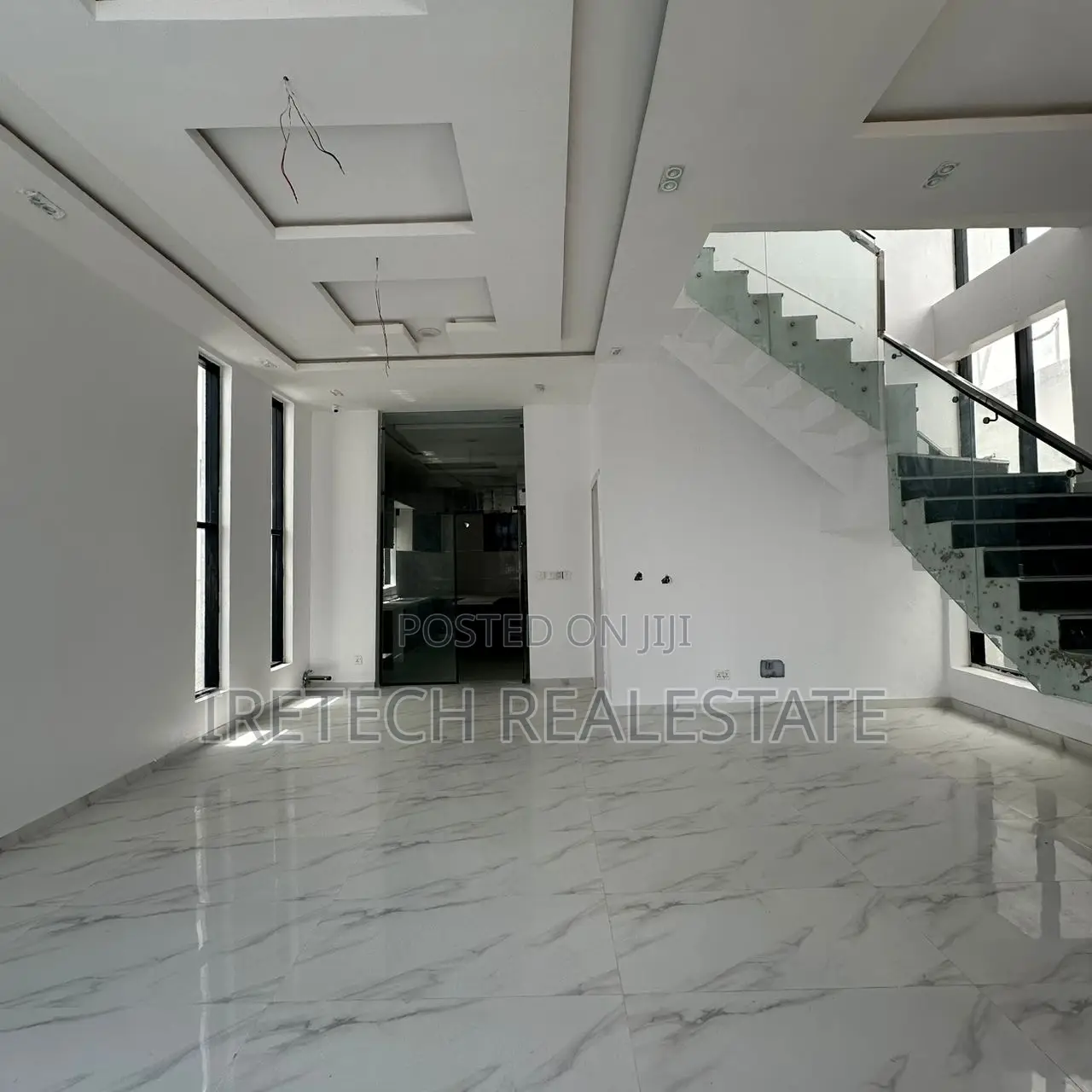 4bdrm Duplex in Gated Estate Chevron for sale