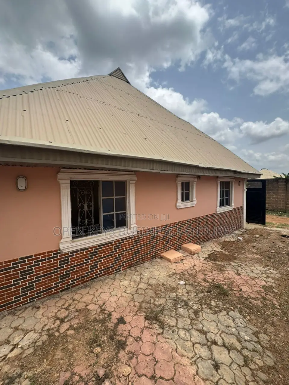 Furnished 3bdrm Bungalow in By Butoal Filling, Omi Adio for sale