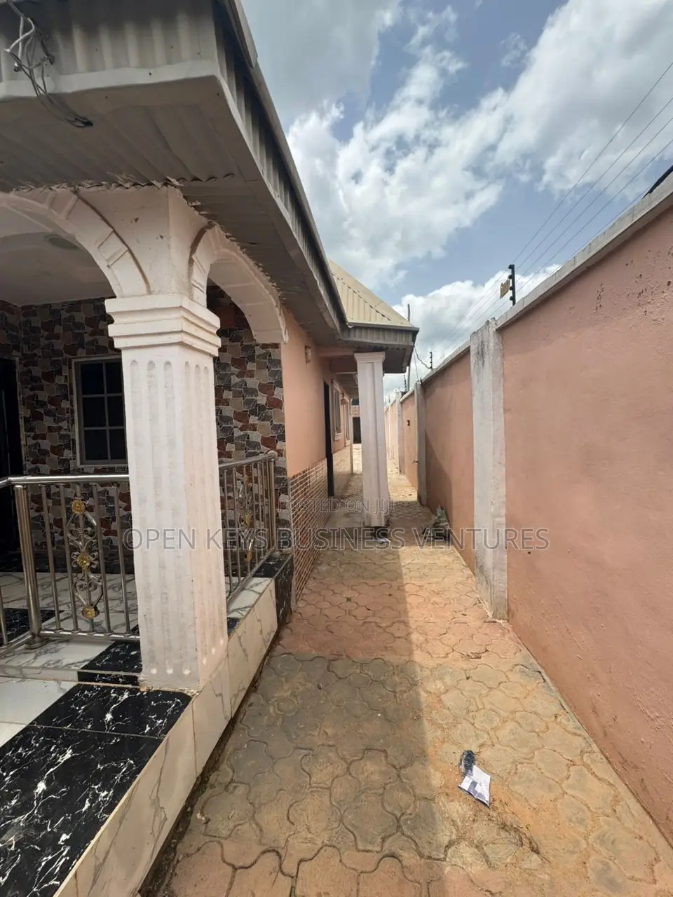 Furnished 3bdrm Bungalow in By Butoal Filling, Omi Adio for sale