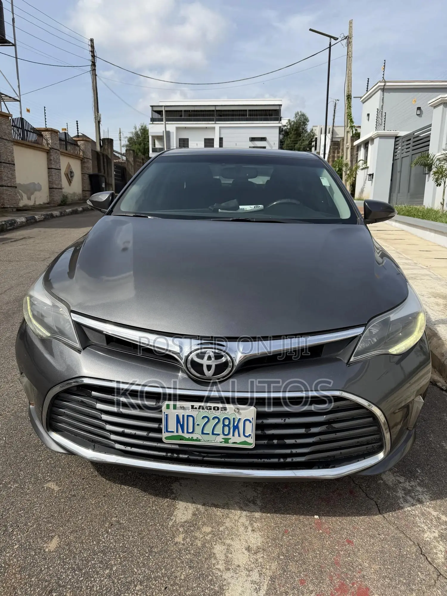 Toyota Avalon Limited 4dr Sedan (3.5L 6cyl 6A) 2014 Gray