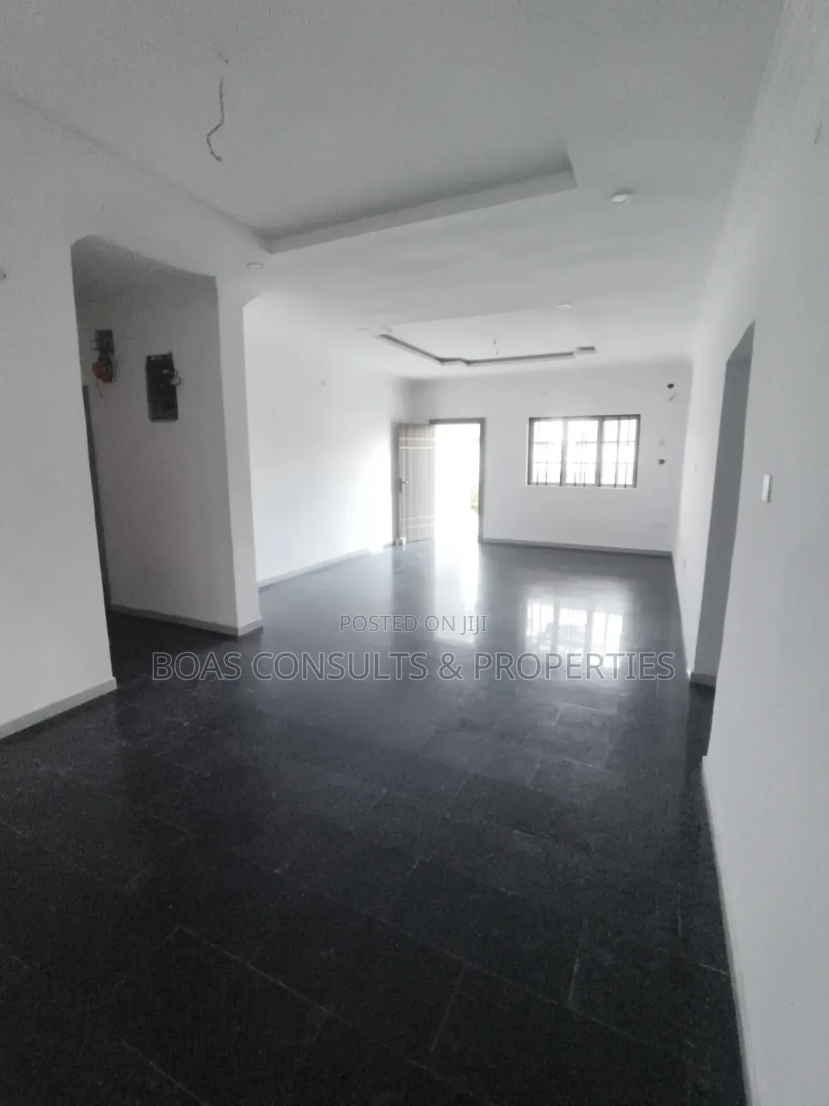 3bdrm Apartment in Ilaje / Lekki for sale