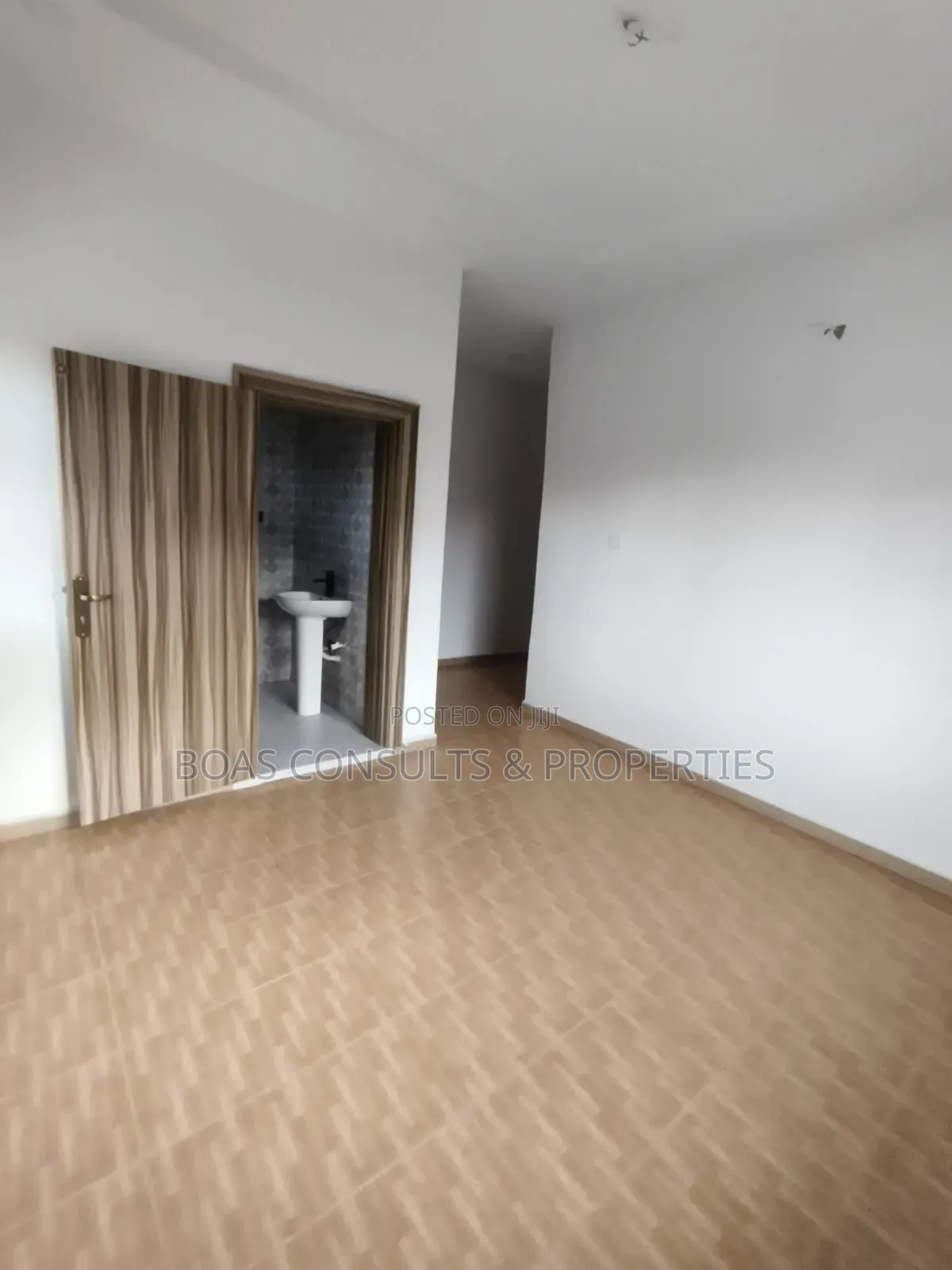 3bdrm Apartment in Ilaje / Lekki for sale