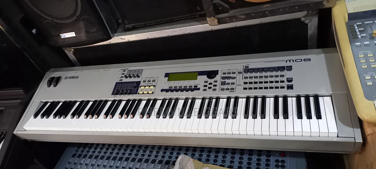 Yamaha Mo8 Music Synthesiser Uk Used Keyboard