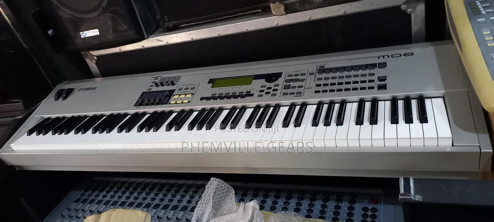Yamaha Mo8 Music Synthesiser Uk Used Keyboard