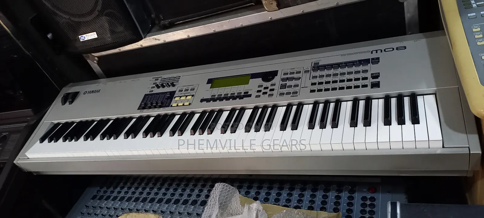 Yamaha Mo8 Music Synthesiser Uk Used Keyboard