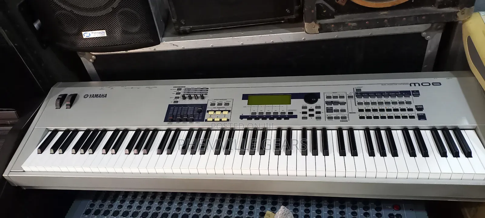 Yamaha Mo8 Music Synthesiser Uk Used Keyboard