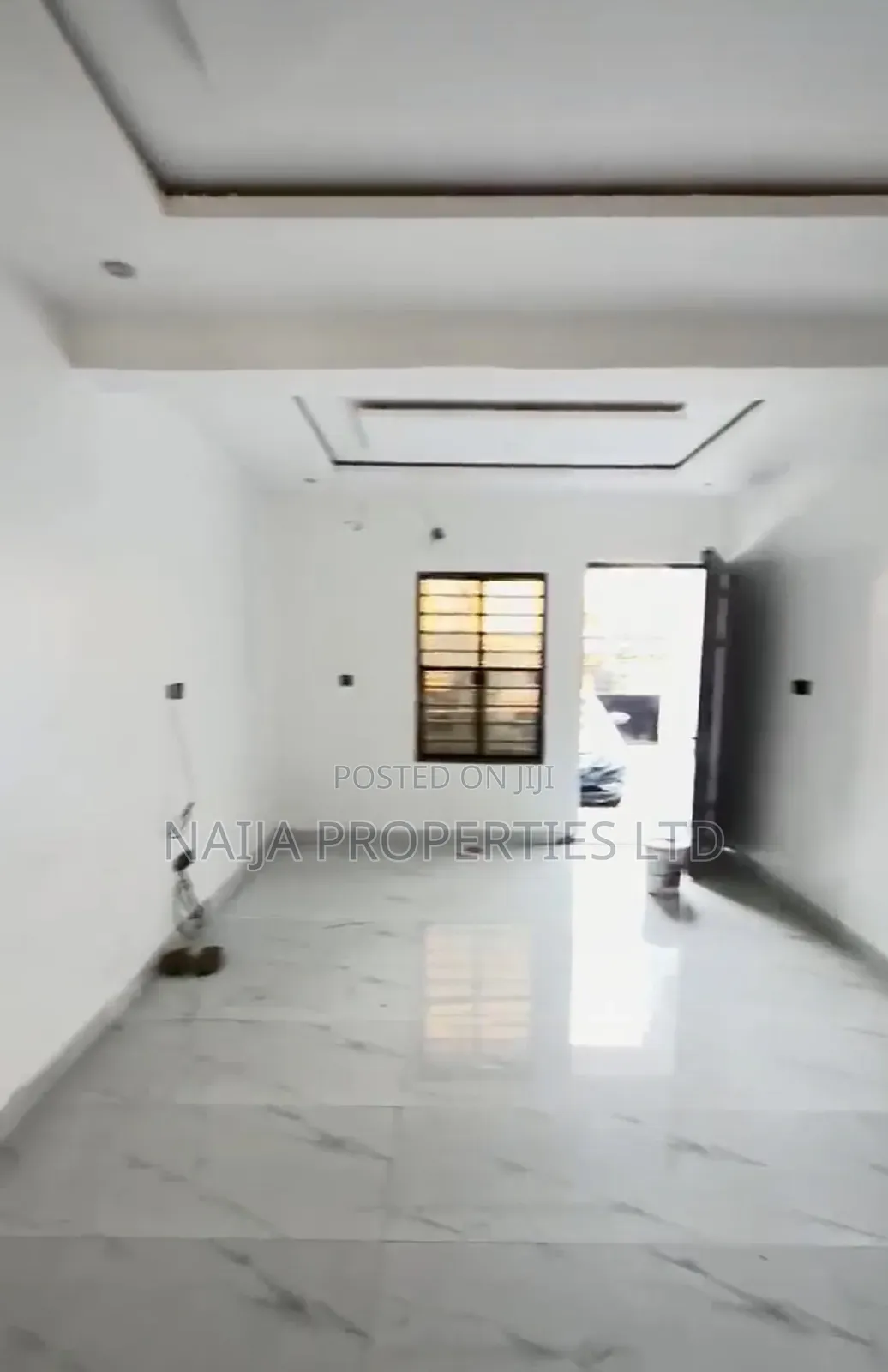 2bdrm Apartment in Igboefon for rent