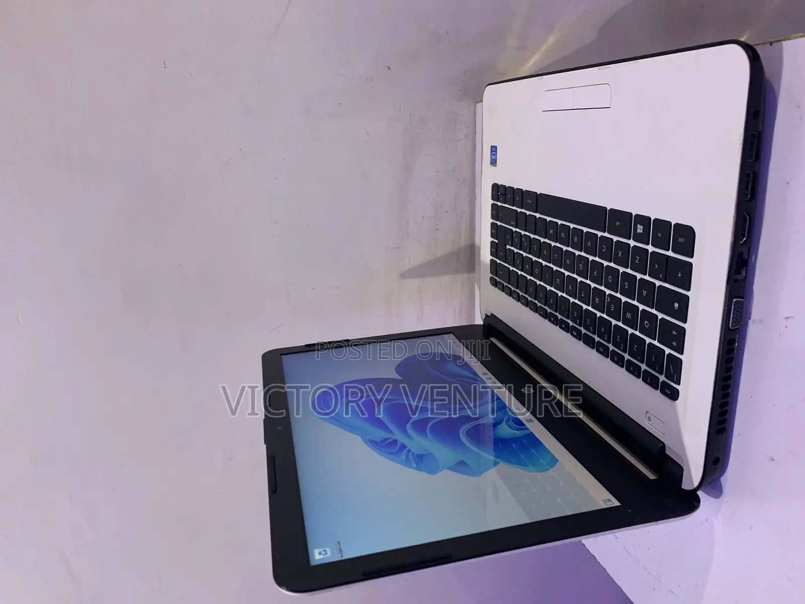 Laptop HP 14-ep0063 2GB Intel Celeron eMMC 32GB