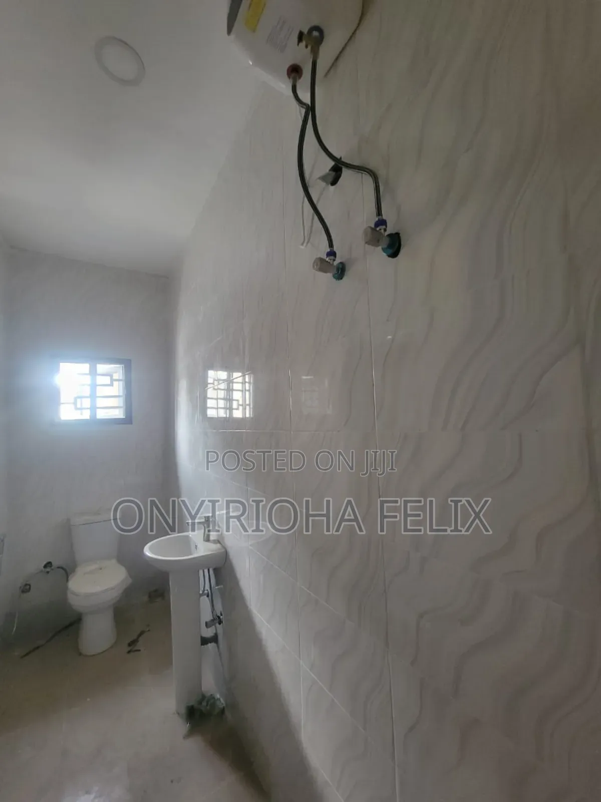 2bdrm Block of Flats in Behind Dunamis, Sabon Lugbe for rent