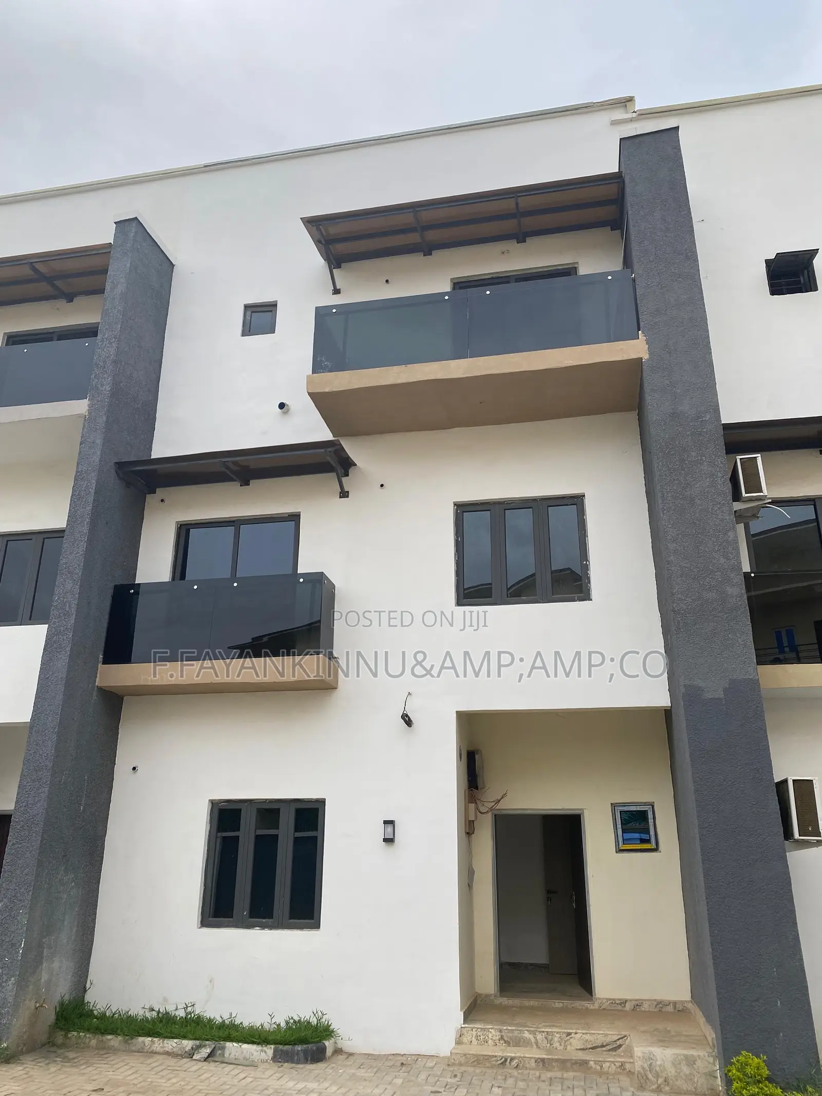 4bdrm Townhouse / Terrace in Life Camp for rent