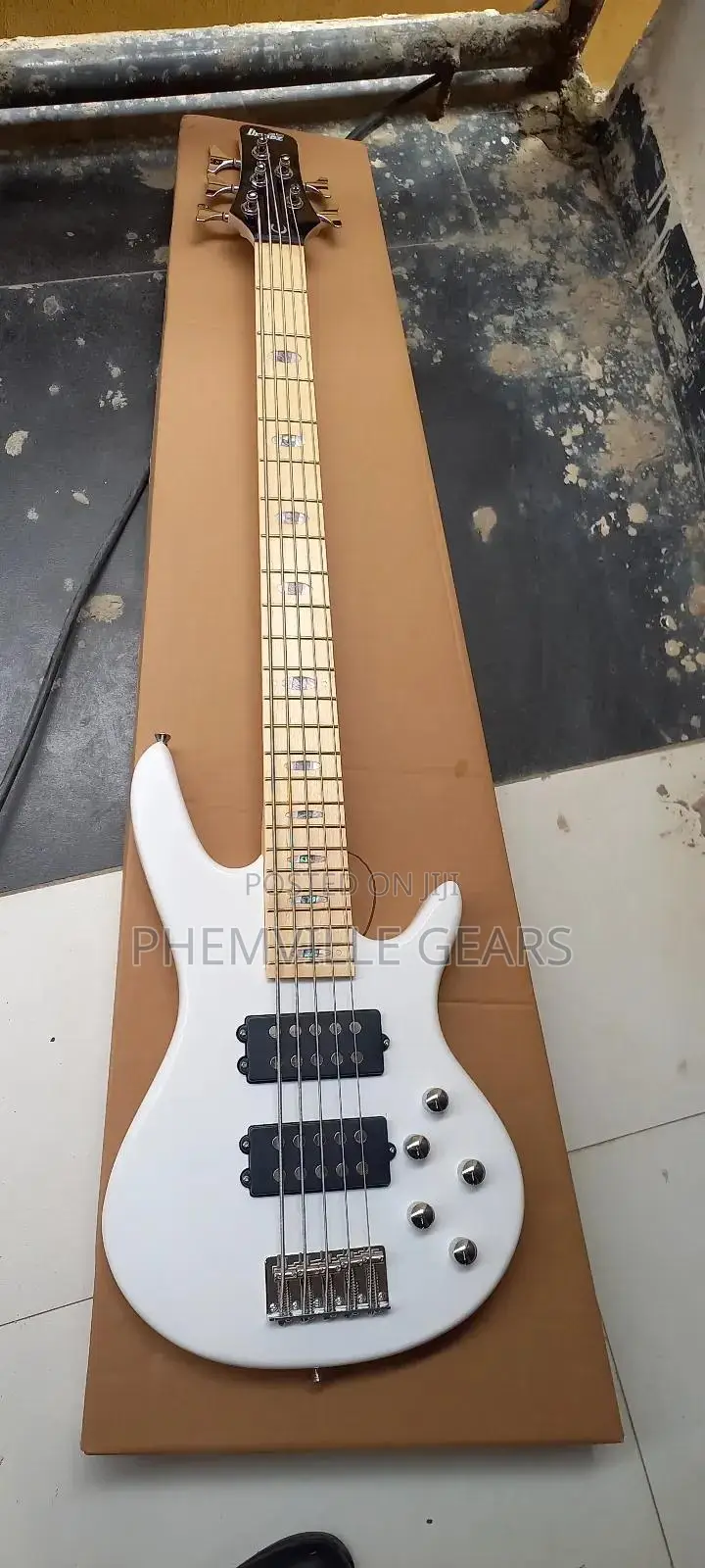 Quality Ibanez Active 5strings Bass Guitar