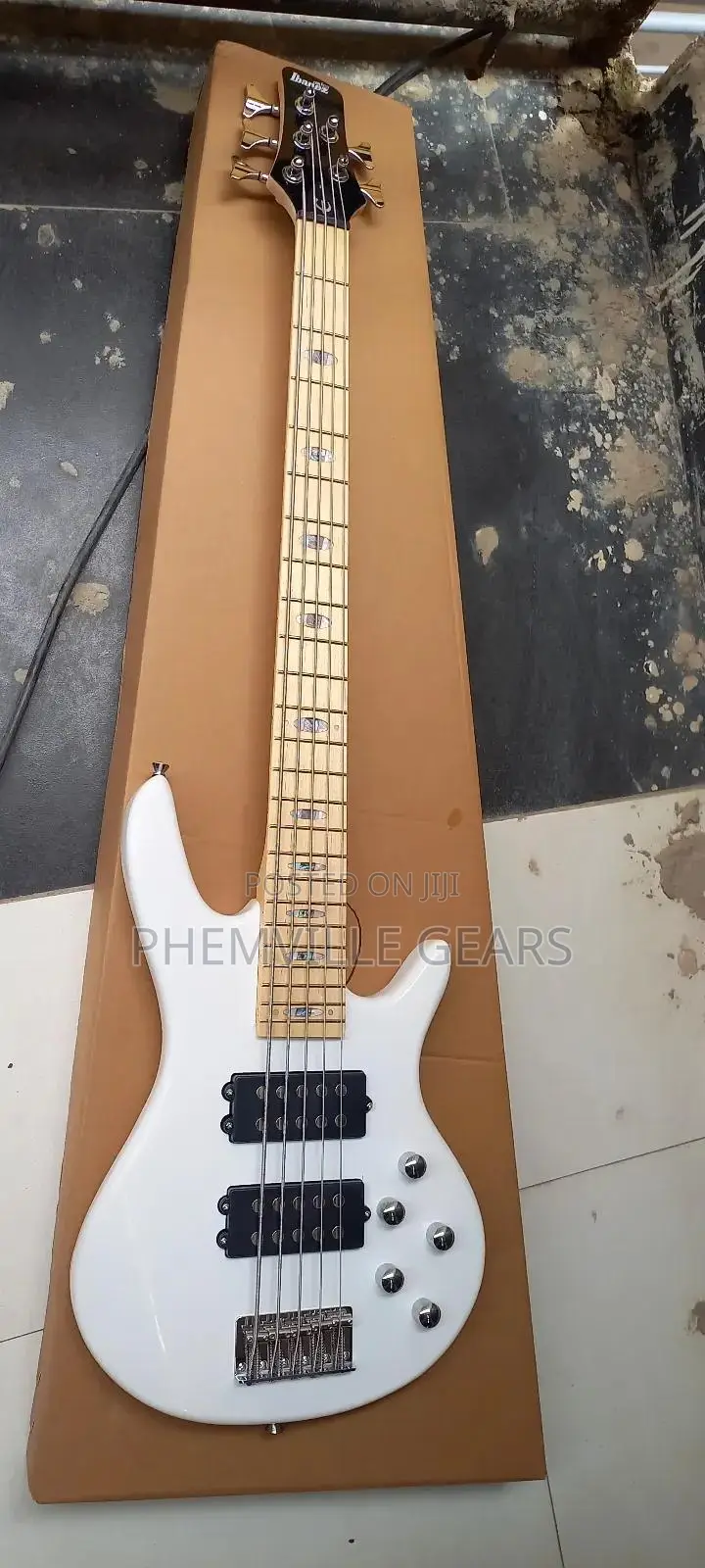 Quality Ibanez Active 5strings Bass Guitar