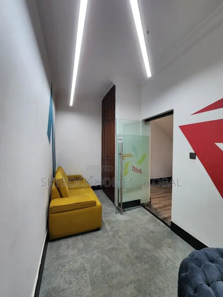 Commercial Office Building of 2000sqm