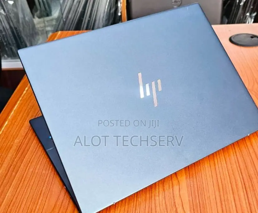 Laptop HP Dragonfly G4 16GB Intel Core i7 SSD 512GB