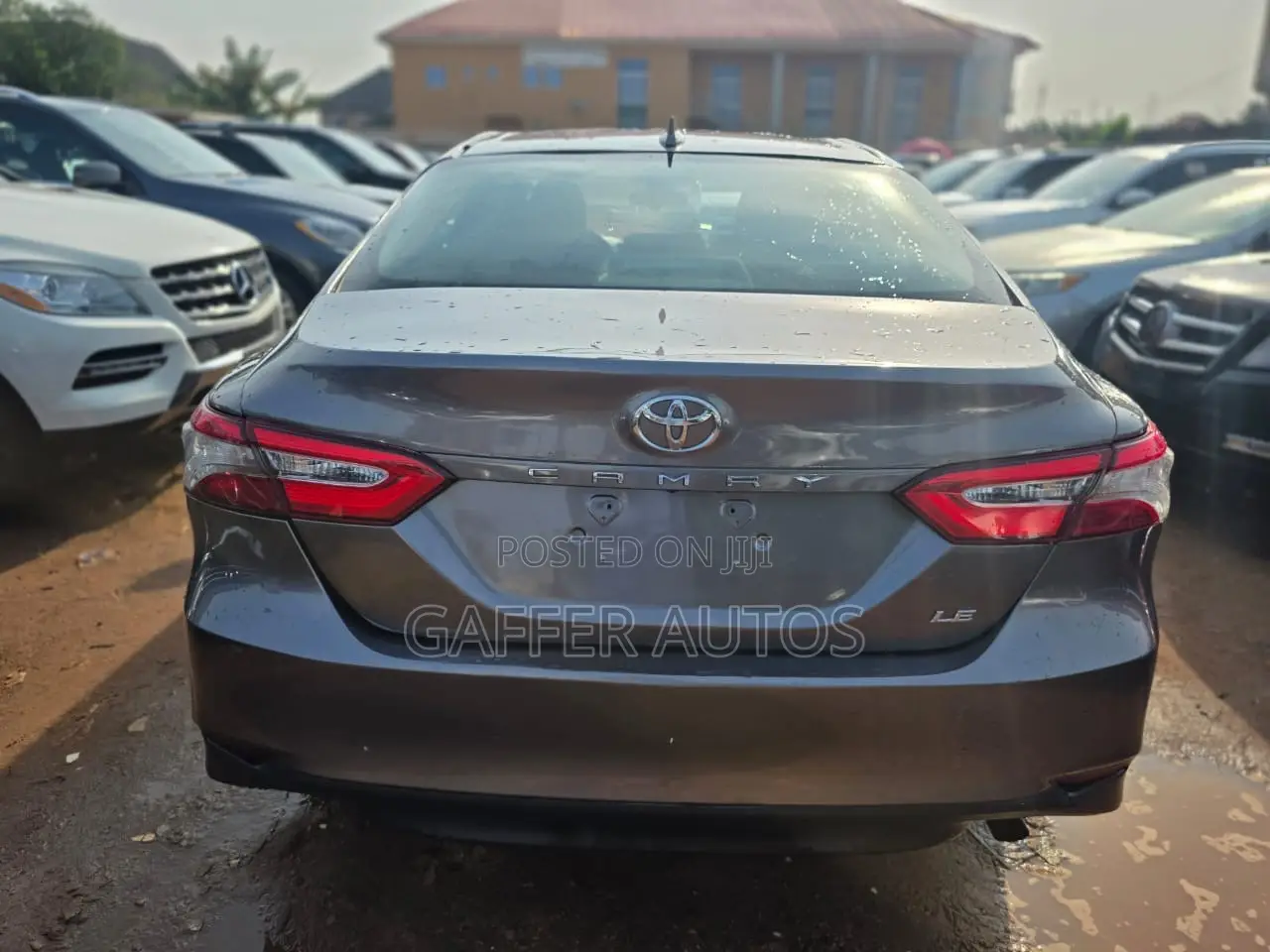Toyota Camry LE (2.5L 4cyl 8A) 2019 Gray