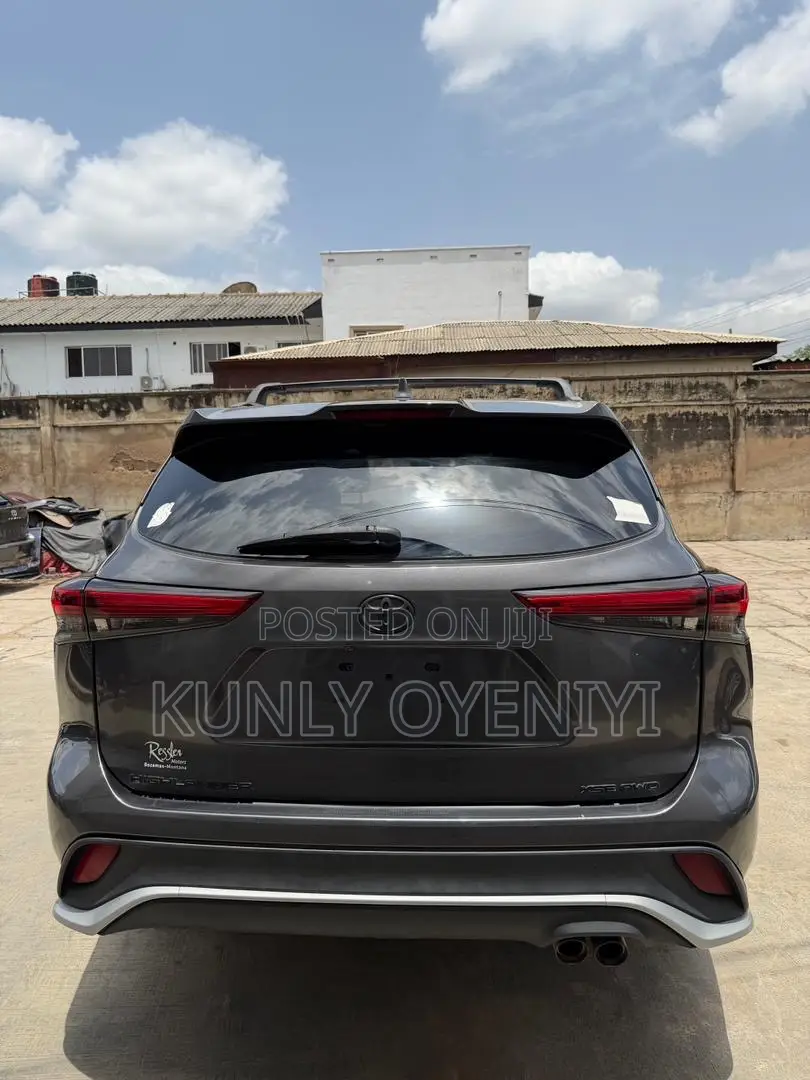 Toyota Highlander XSE 2021 Gray