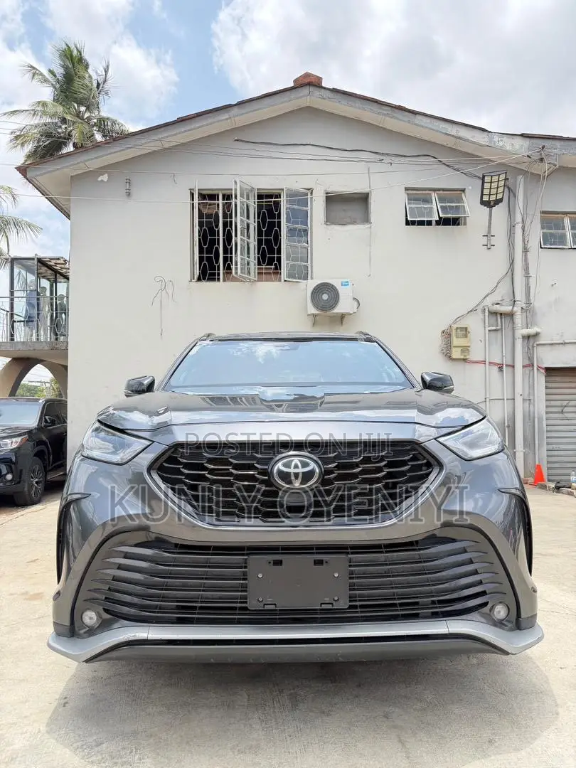 Toyota Highlander XSE 2021 Gray