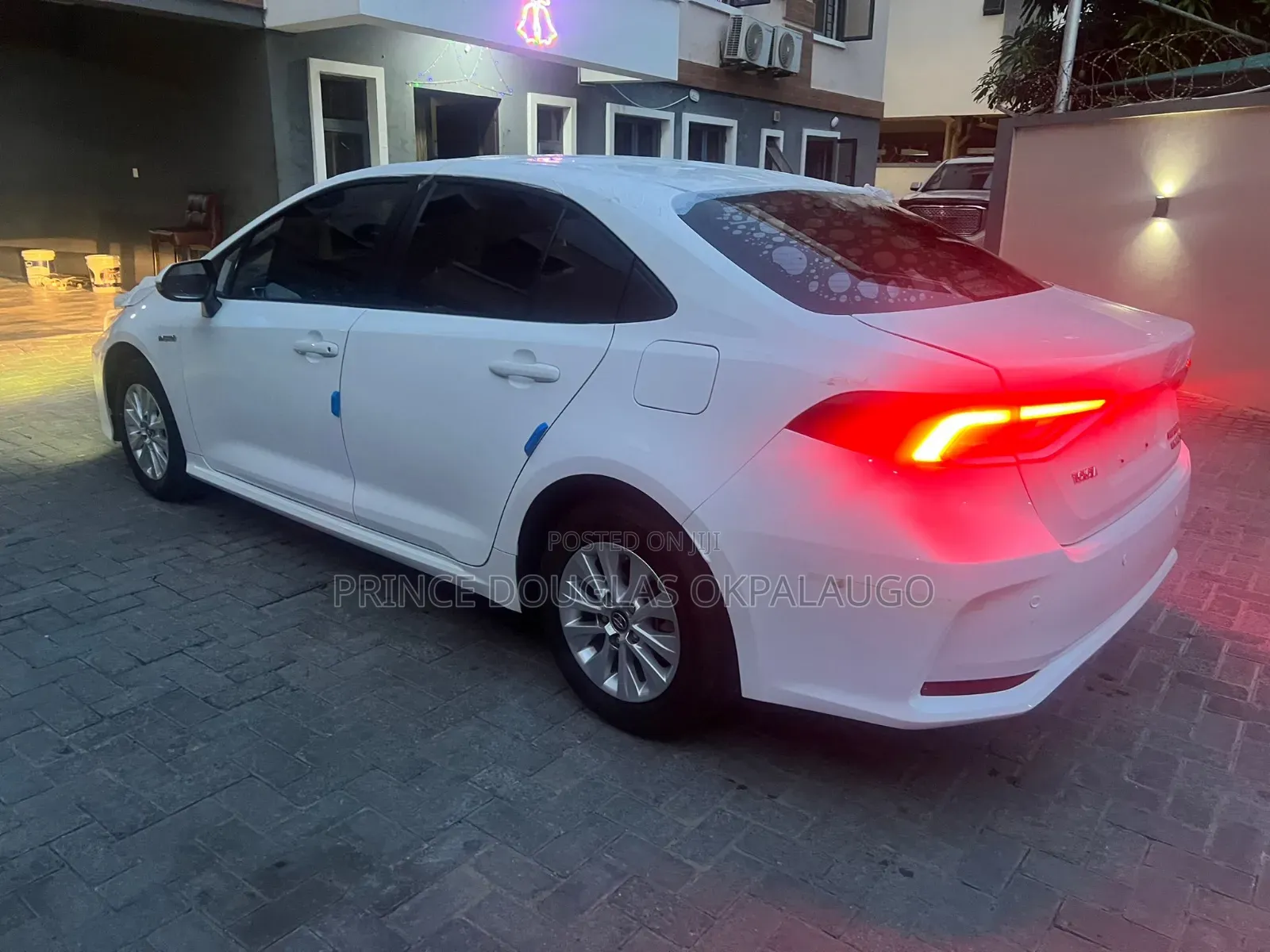 Toyota Corolla XLE 2022 White