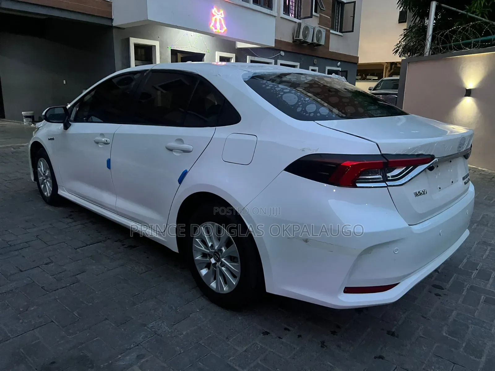 Toyota Corolla XLE 2022 White