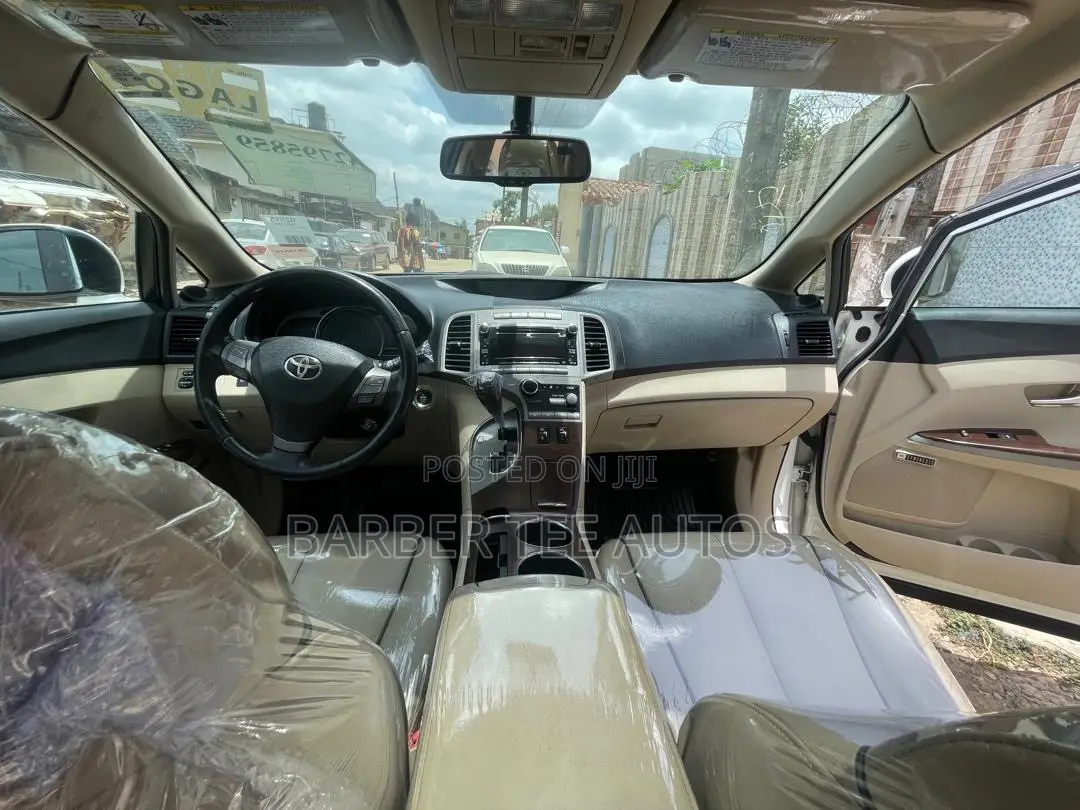 Toyota Venza 2010 White