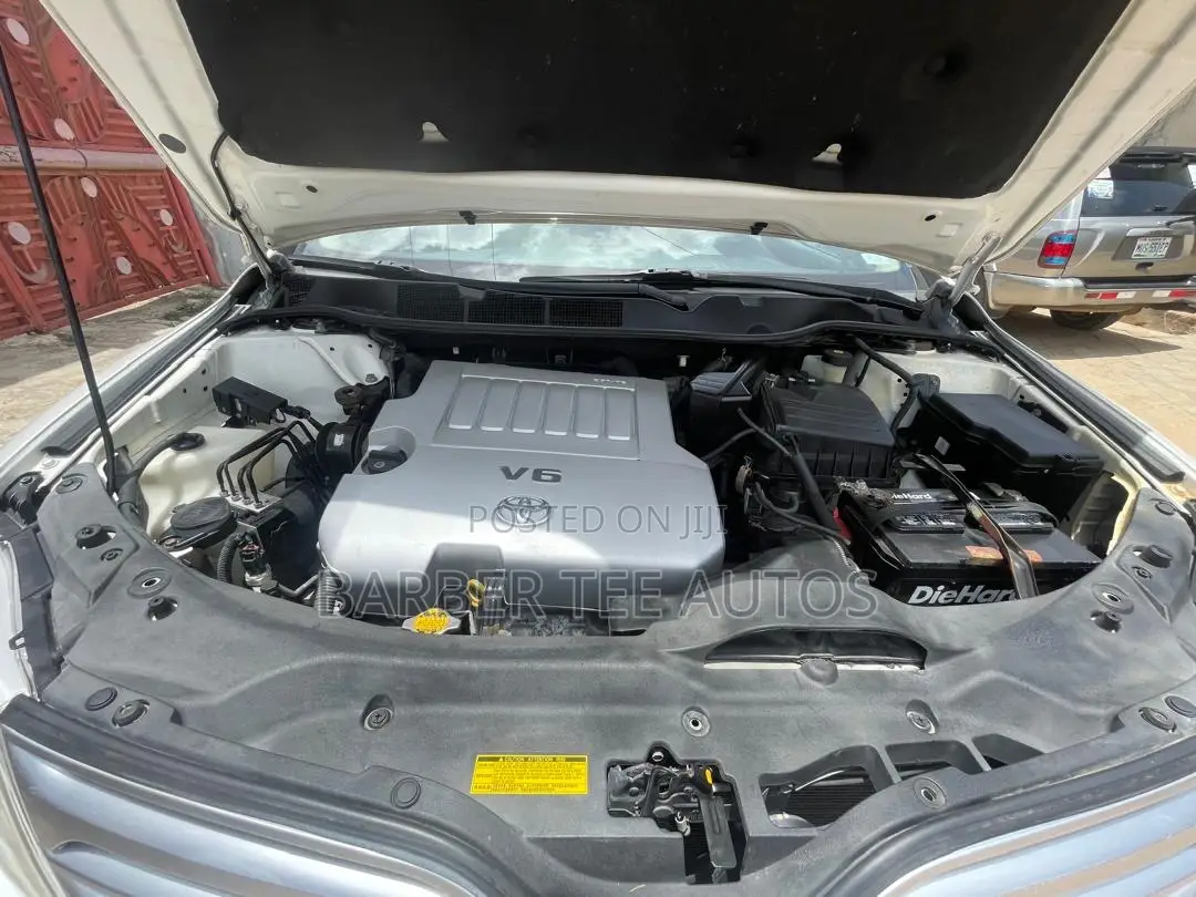 Toyota Venza 2010 White