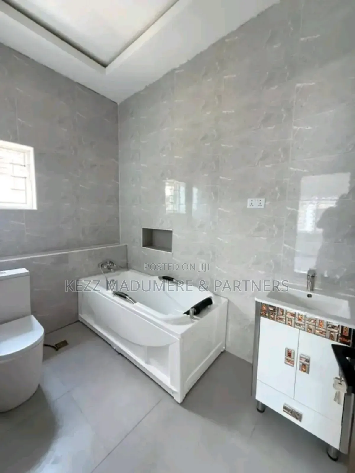 4bdrm Duplex in Reefcourt Estate for sale