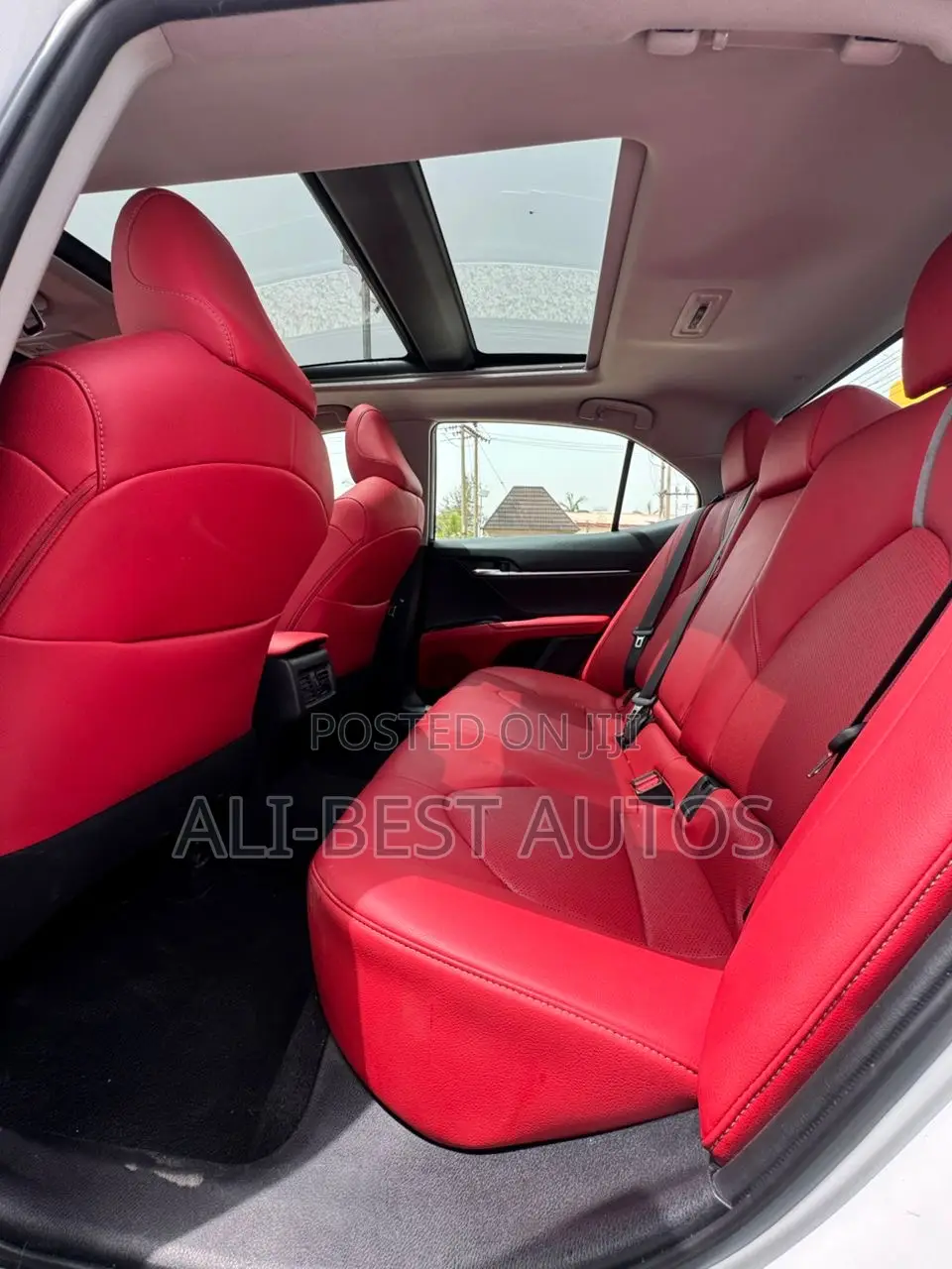 Toyota Camry XSE FWD (2.5L 4cyl 8AM) 2018 White