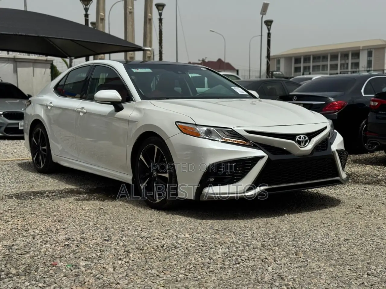 Toyota Camry XSE FWD (2.5L 4cyl 8AM) 2018 White