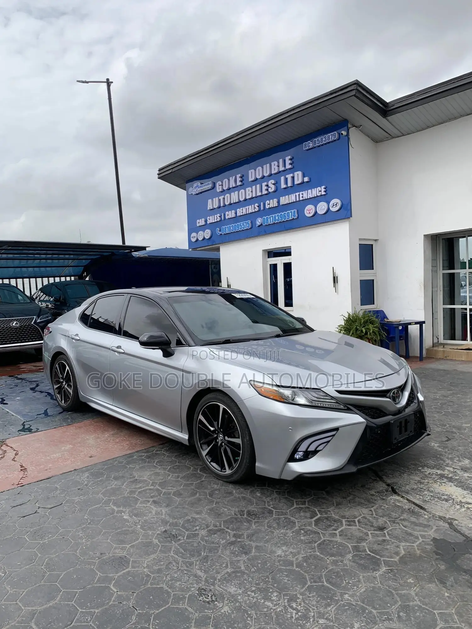 Toyota Camry 2018 Silver
