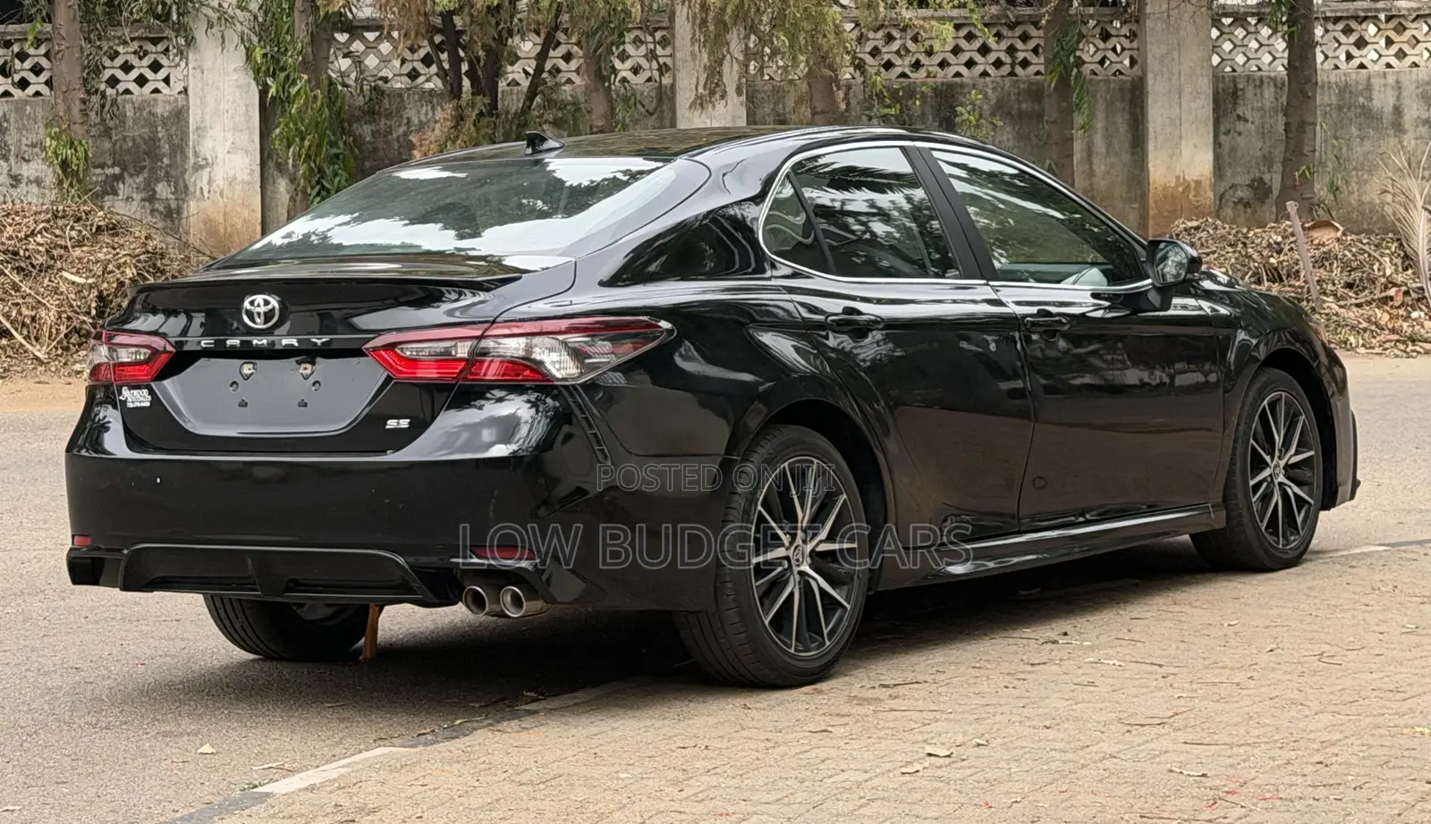 Toyota Camry SE 2023 Black