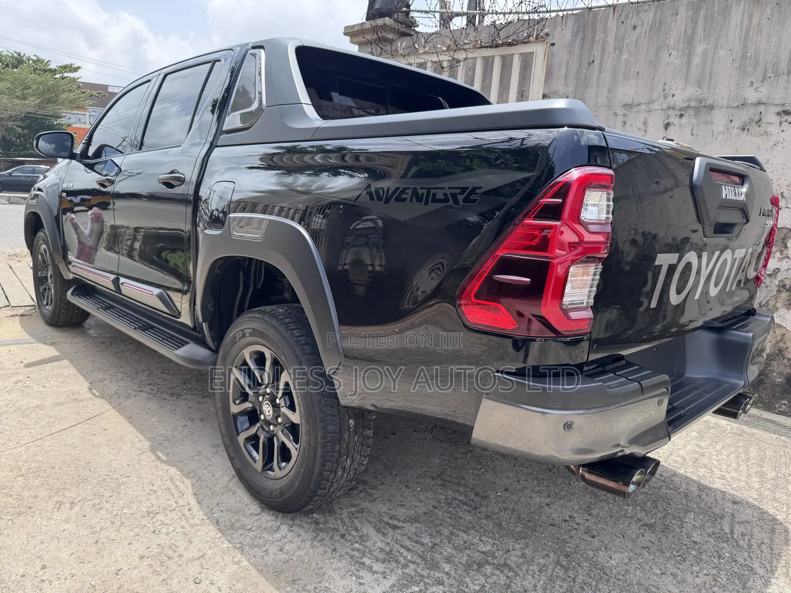 Toyota Hilux 2025 Black