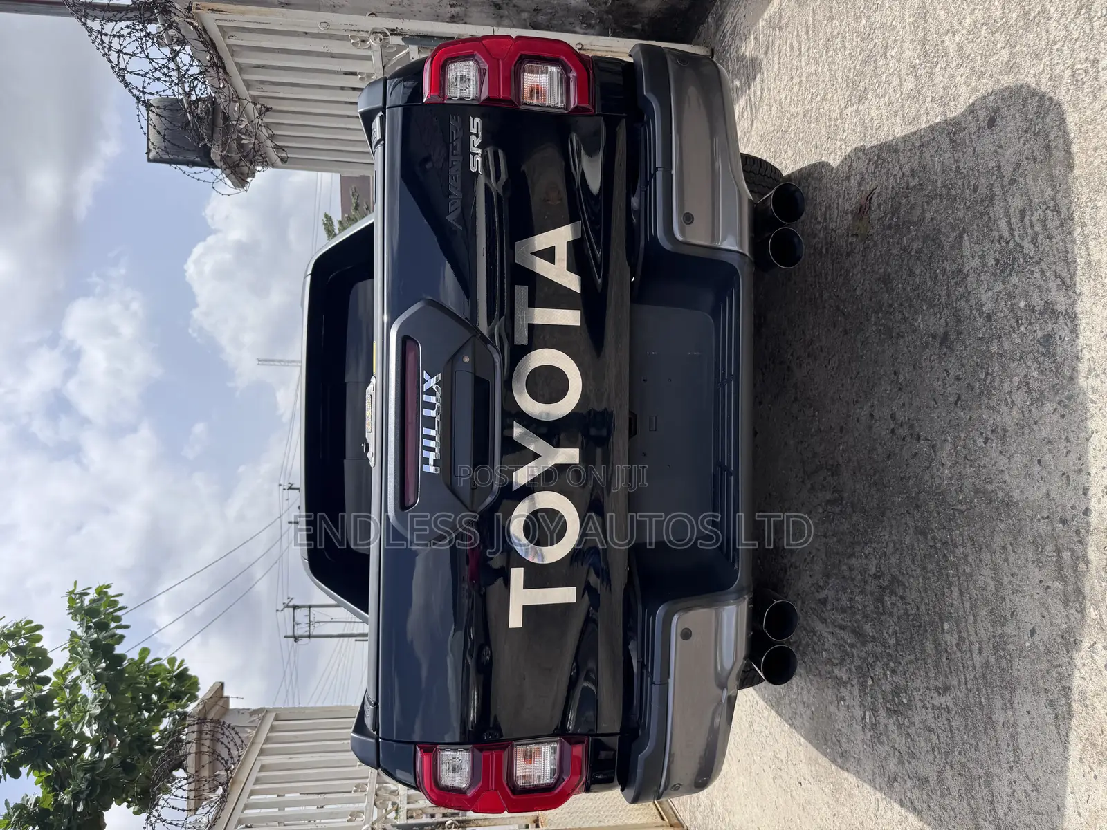 Toyota Hilux 2025 Black
