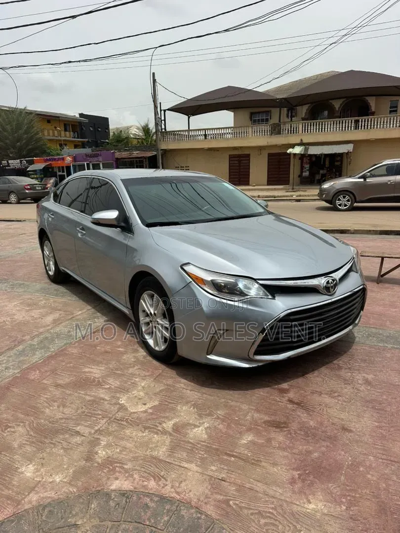 Toyota Avalon XLE 4dr Sedan (3.5L 6cyl 6A) 2015 Silver