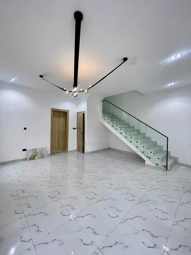 5bdrm Duplex in Ikate for sale
