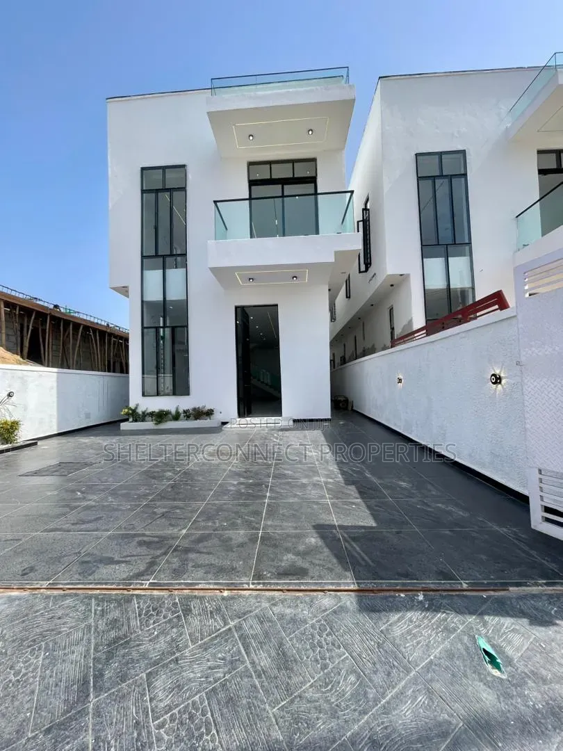 4bdrm Duplex in Ologolo for sale