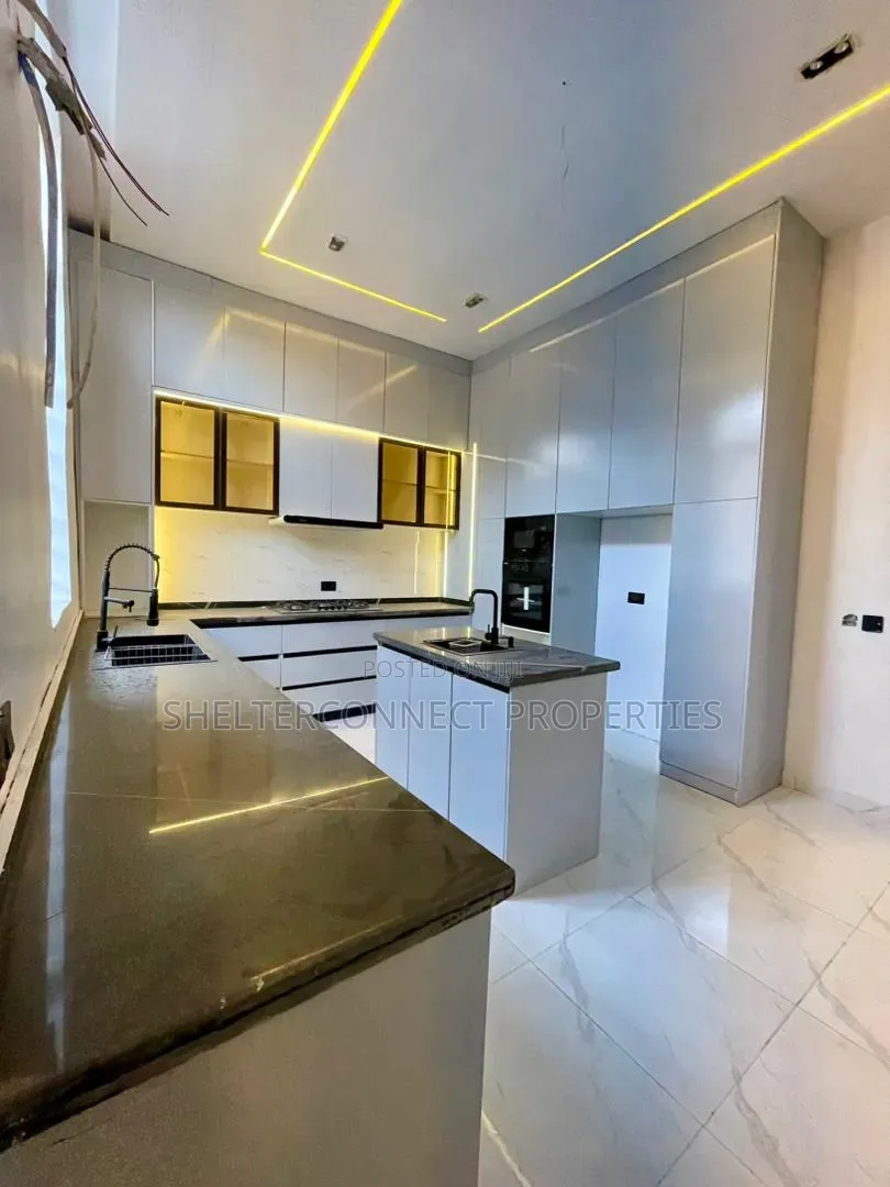 4bdrm Duplex in Ologolo for sale