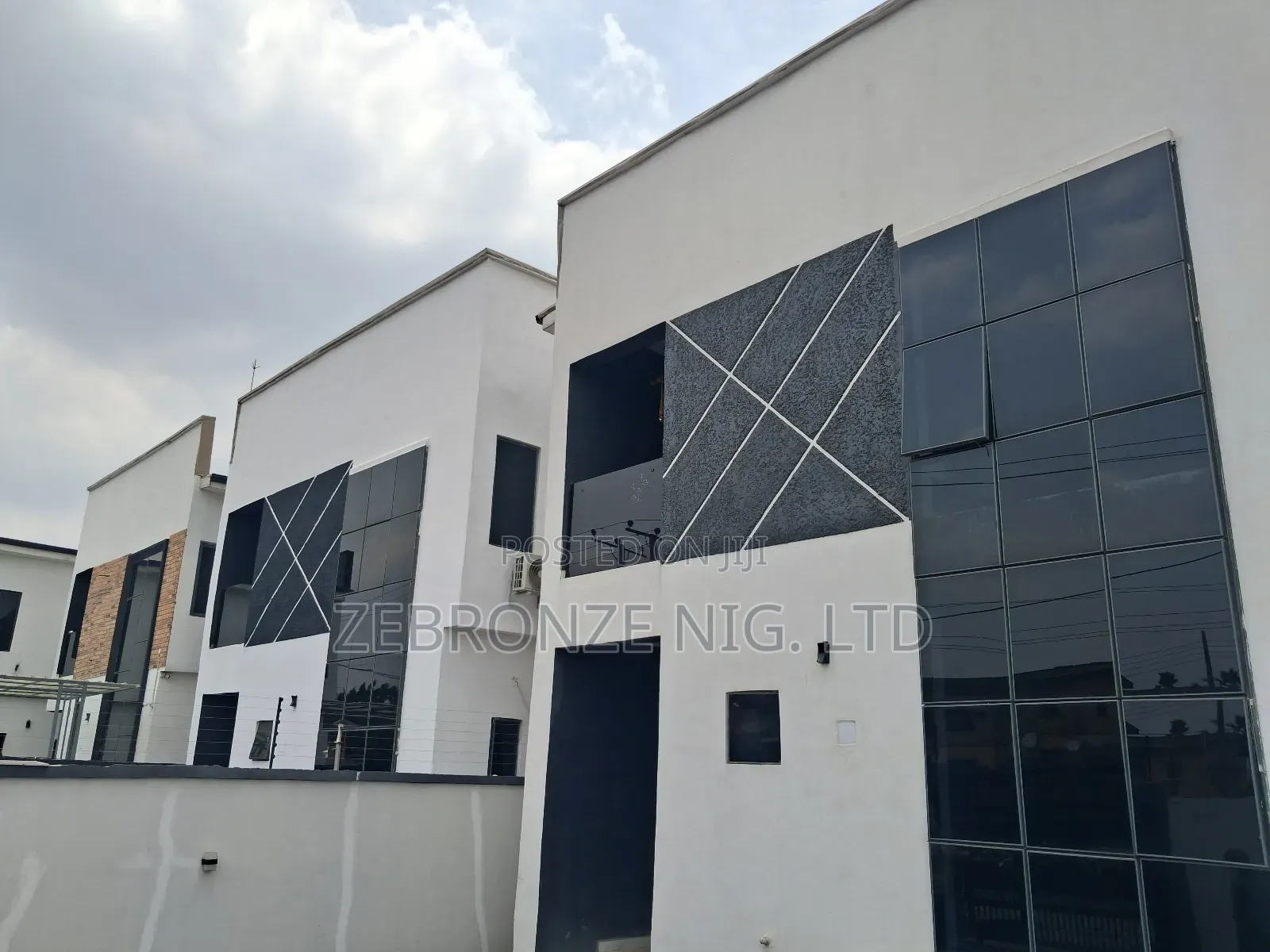 5bdrm Duplex in Dideolu Court Estate, Ogba for sale