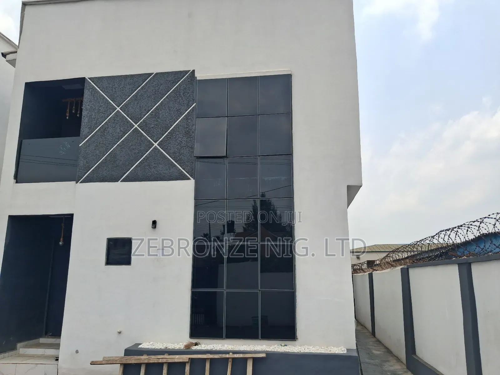 5bdrm Duplex in Dideolu Court Estate, Ogba for sale