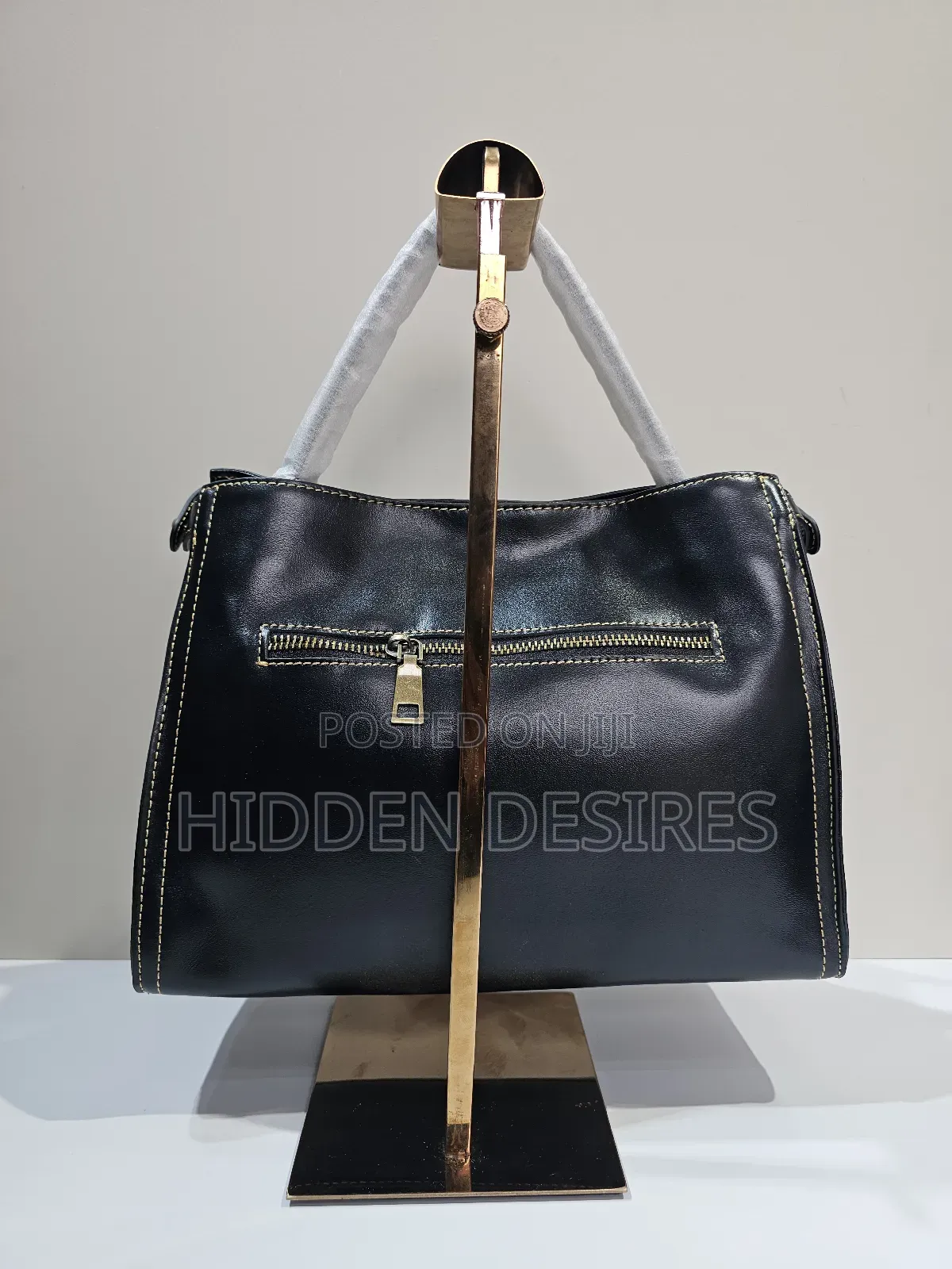 Black Clasp Bag With Thread Detail- Black